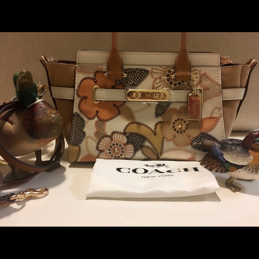 Coach Swagger 27 w/ Patchwork Tea Rose